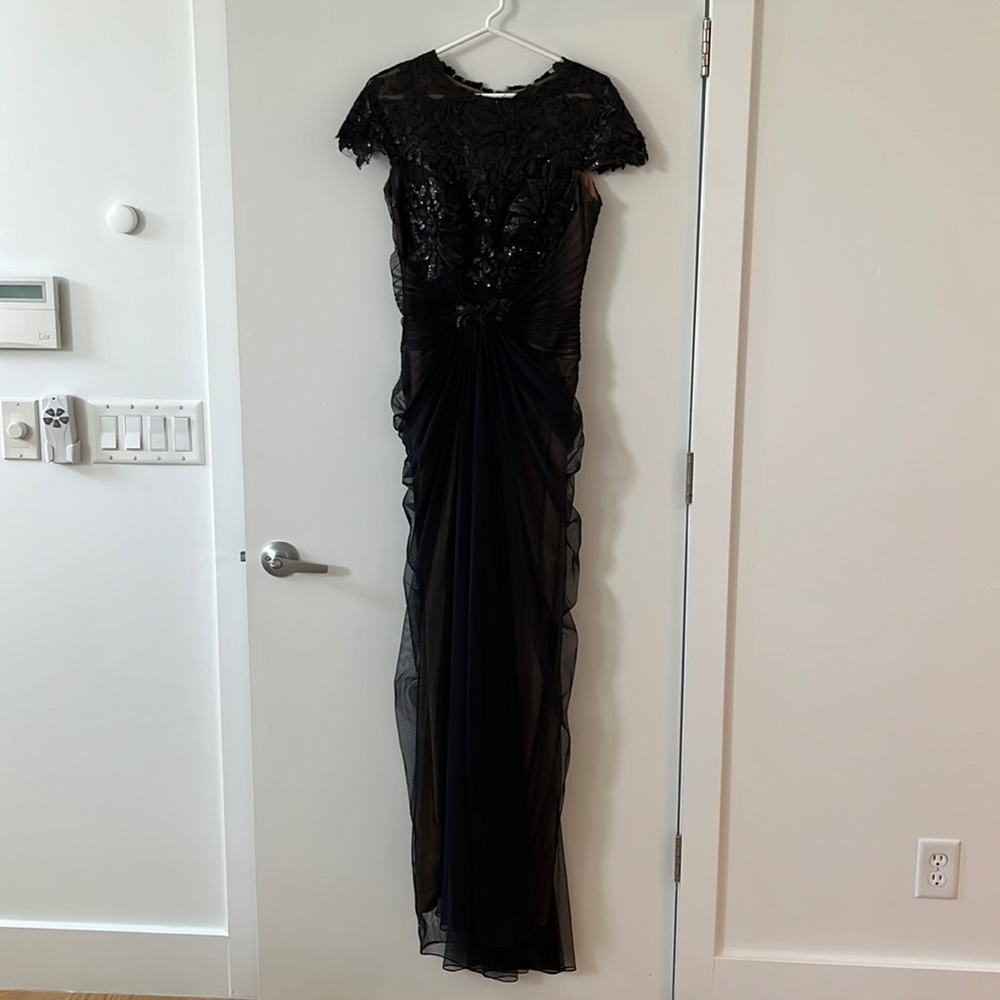 Beautiful black sequin dress! Size 6